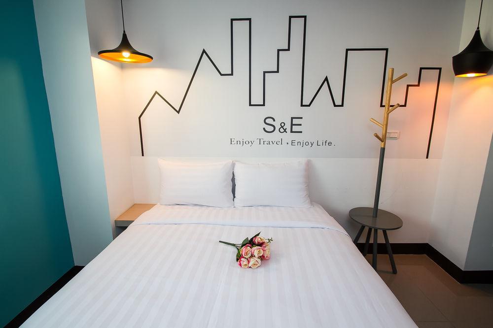 S&E Hotel Tainan Esterno foto